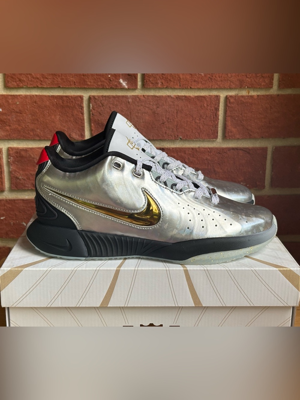 New Nike Lebron XXI SE GS Silver Gold Size 7Y Youth Sneakers NIB Shoes